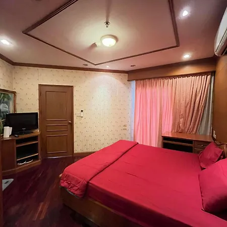 Grand Diamond Condo Suites Bangkok Exterior photo
